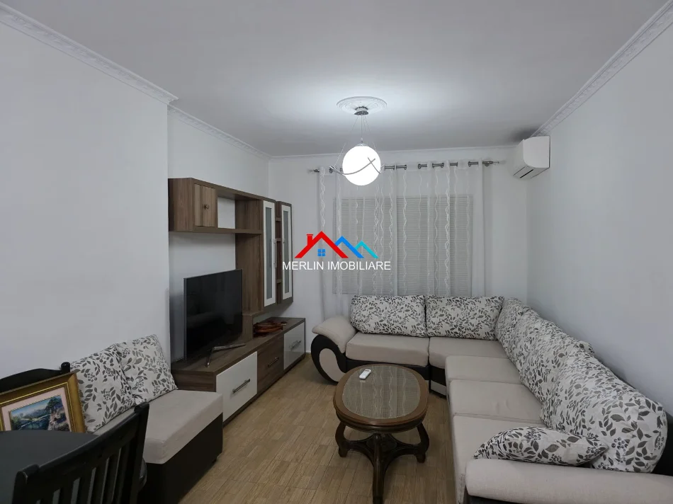 Tirane, jepet me qera apartament 4+1+Ballkon Kati 3, 120 m² 1.500 € (RRUGA MINE PEZA)