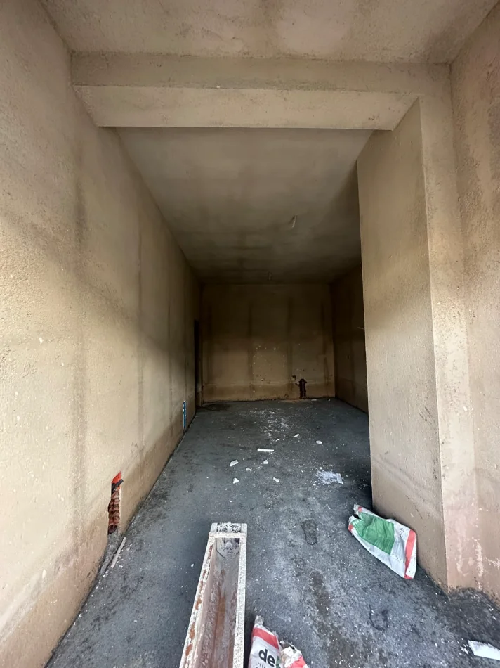 Tirane, shitet apartament 2+1+Ballkon Kati 0, 145 m² 112.000 € (Univers City)