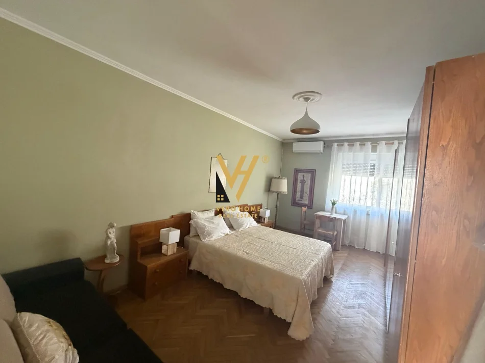 Tirane, jepet me qera apartament 1+1+Ballkon Kati 1, 70 m² 620 € (QENDER)