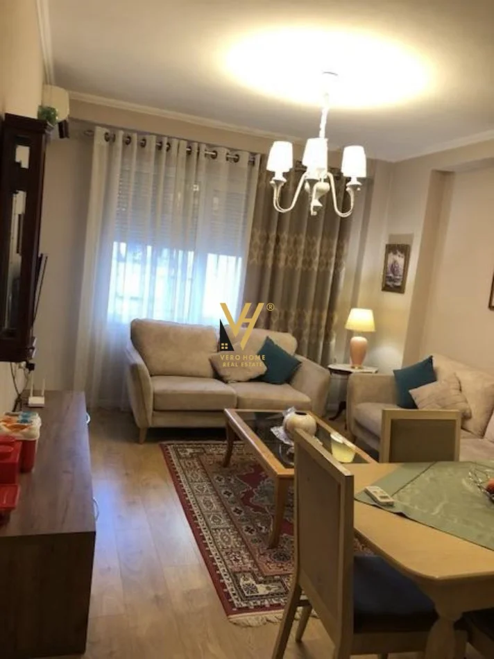 Tirane, jepet me qera apartament 1+1+Ballkon Kati 2, 65 m² 420 € (MISTO MAME)