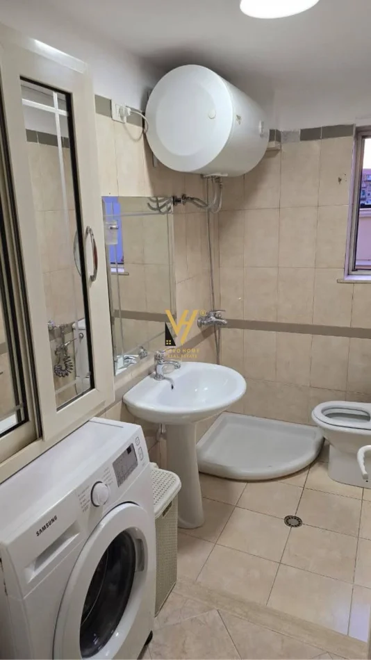 Tirane, jepet me qera apartament 2+1+Ballkon Kati 3, 70 m² 580 € (MEDRESEJA)