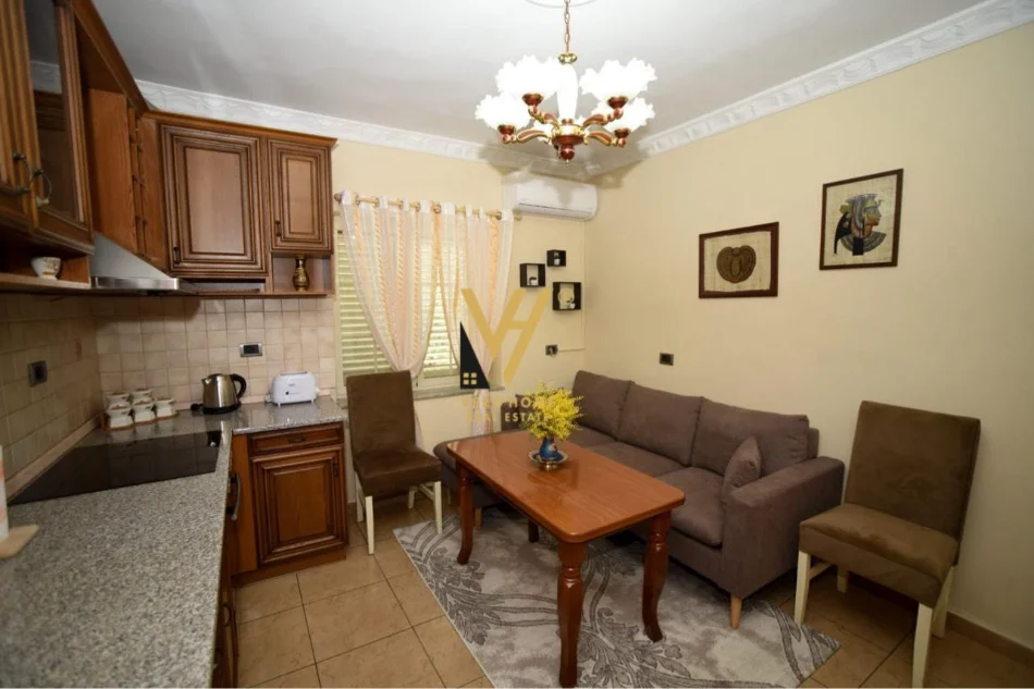 Tirane, jepet me qera apartament 2+1+Ballkon Kati 1, 86 m² 650 € (RRUGA FORTUZI)