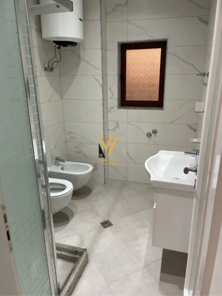 JEPET APARTAMENT 3+1+2+3BLK ME QIRA TE ALI DEMI 50.000 LEKE