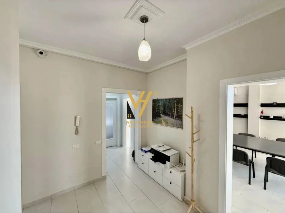 JEPET APARTAMENT 3+1+2+3BLK ME QIRA TE ALI DEMI 50.000 LEKE