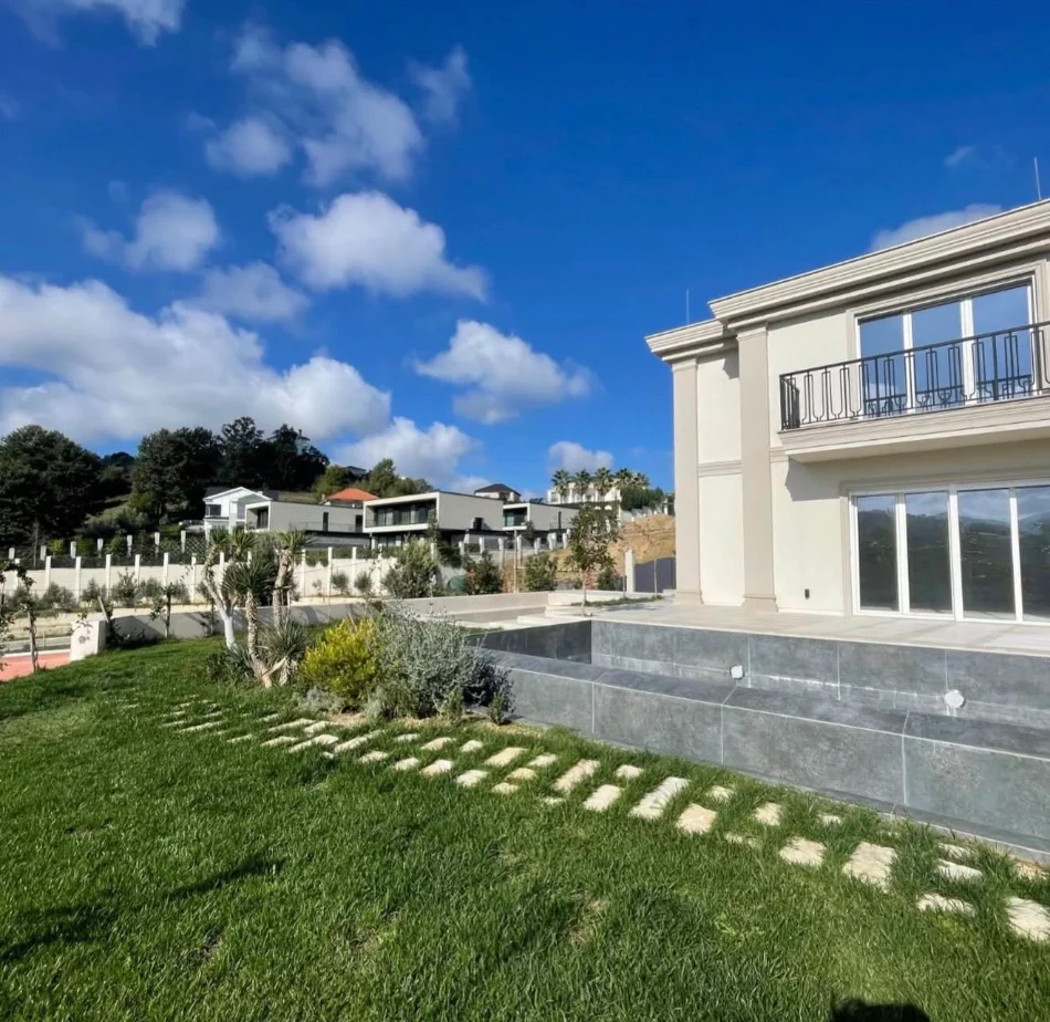 Tirane, shitet Vile 3 Katshe Kati 0, 1.485 m² 2.700.000 € (Mjull Bathore)