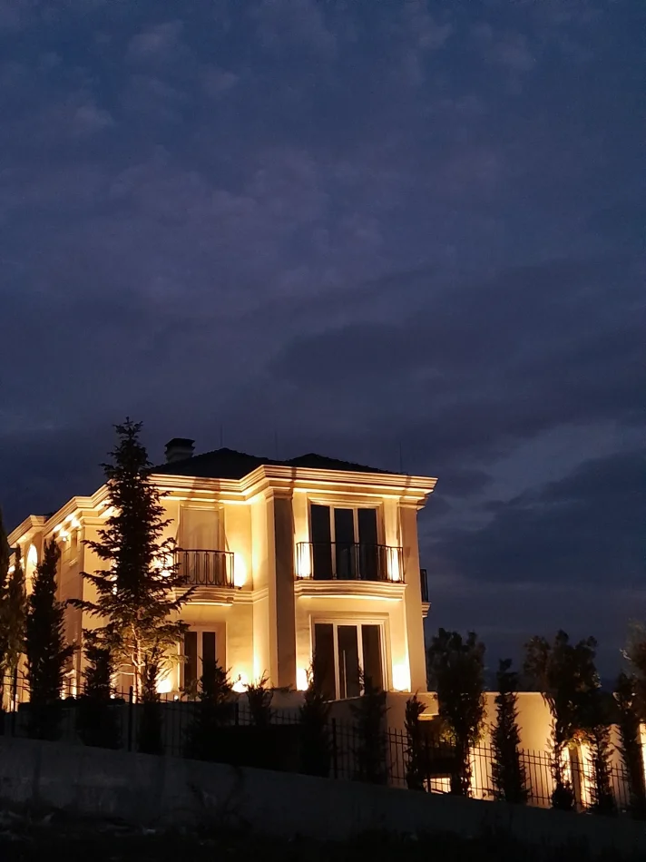 Tirane, shitet Vile 3 Katshe Kati 0, 1.485 m² 2.700.000 € (Mjull Bathore)