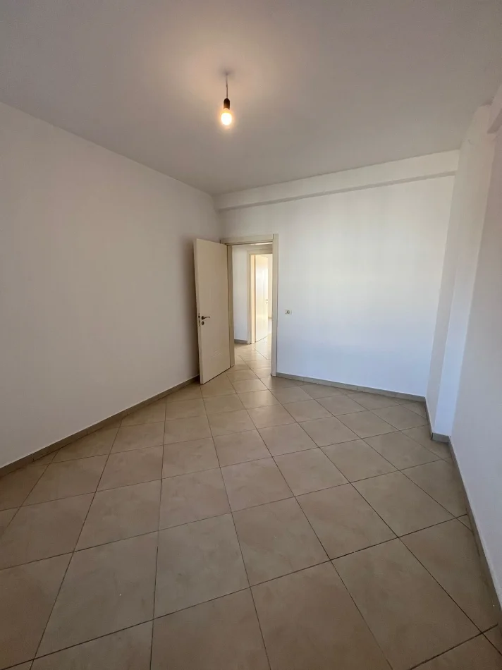Tirane, shitet apartament 2+1 Kati 4, 102 m² 132.000 € (Casa Italia)