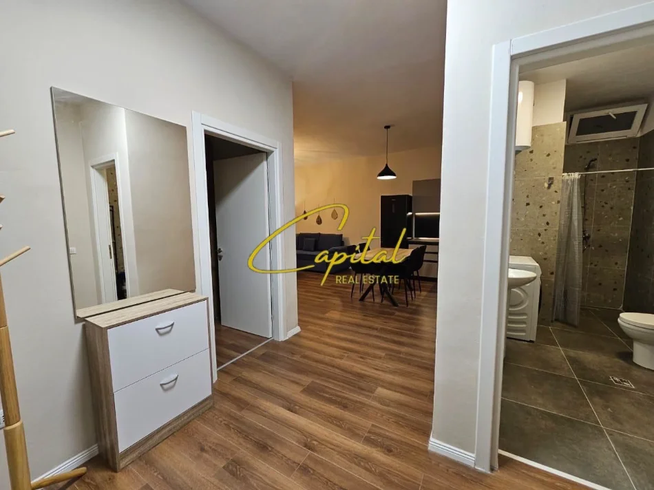 Tirane, jepet me qera apartament 2+1 Kati 6, 100 m² 600 € (5 MAJI)