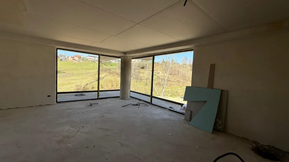 Tirane, shitet Vile 3 Katshe Kati 0, 297 m² 750.000 € (Farke)