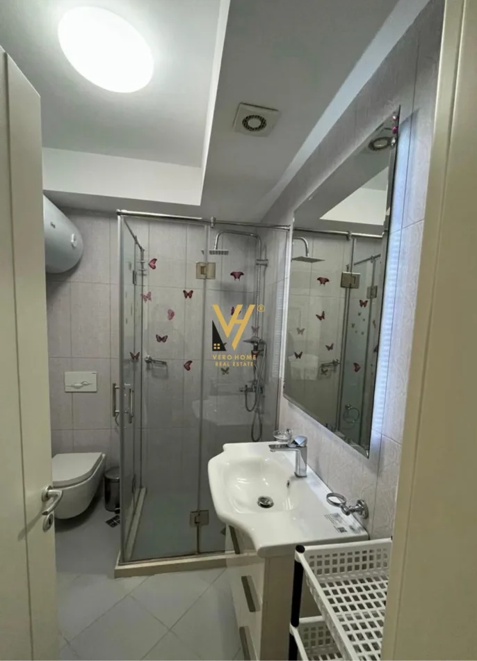 Tirane, jepet me qera apartament 2+1+Ballkon , 130 m² 1.500 € (TEG)