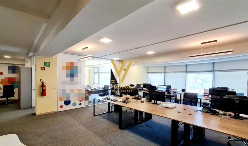 SHITET AMBIENT KOMERCIAL 290 M2 TE KOMPLEKSI HALILI 650.000 EURO