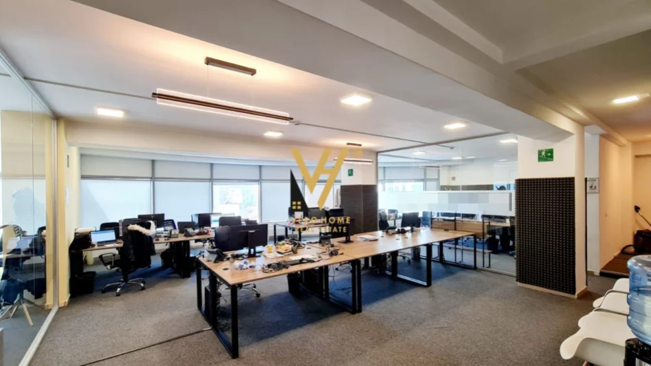 JEPET AMBIENT KOMERCIAL 290 M2 ME QERA TE KOMPLEKSI HALILI 2.900 EURO