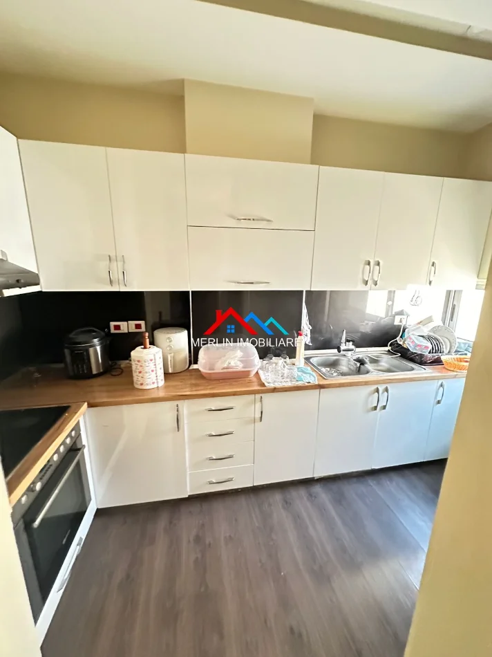 Tirane, shitet apartament 2+1+Ballkon Kati 6, 100 m² 140.000 € (RRUGA SOKRAT MIHO,ASTIR)