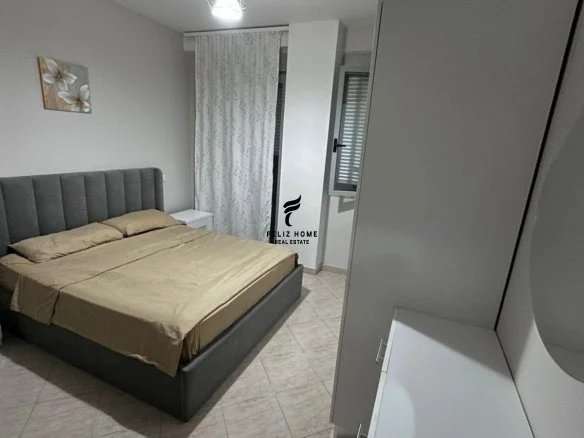 Tirane, jepet me qera apartament 1+1+Ballkon Kati 5, 65 m² 580 € (RRUGA E KAVAJES)