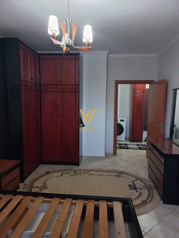 Tirane, jepet me qera apartament 1+1+Ballkon Kati 4, 70 m² 520 € (IRFAN TOMINI)