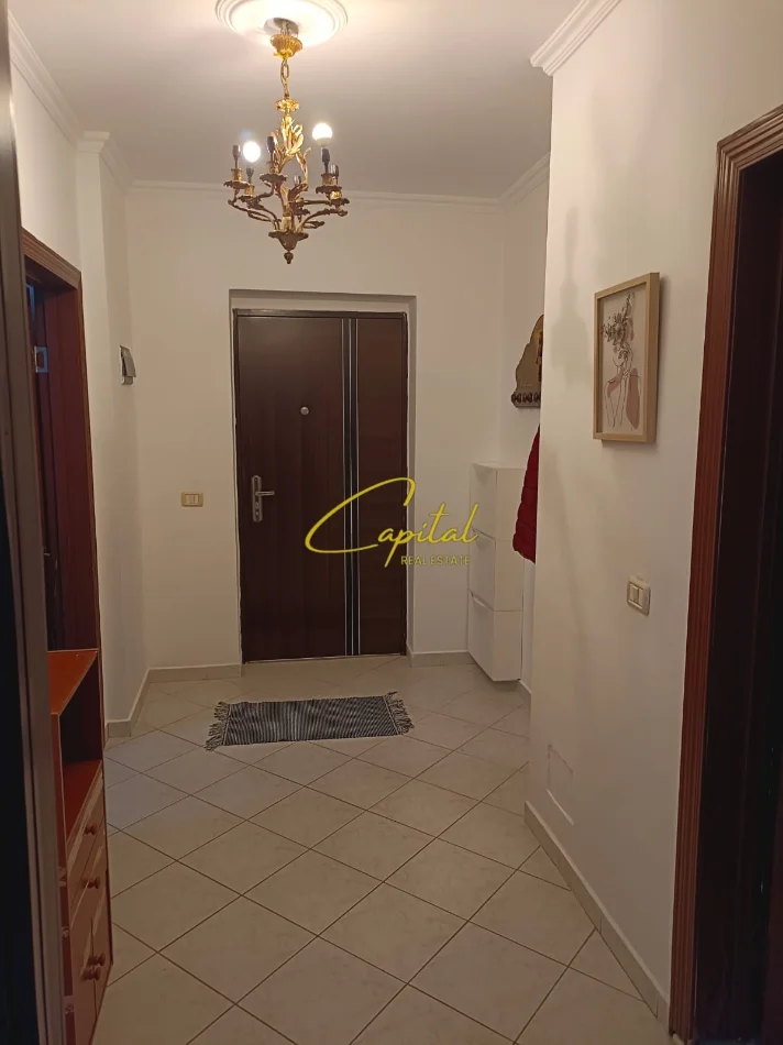 Tirane, jepet me qera apartament 1+1 Kati 5, 70 m² 450 € (RRUGA DRITAN HOXHA)