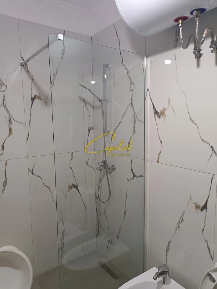 Tirane, jepet me qera apartament 1+1 Kati 5, 70 m² 450 € (RRUGA DRITAN HOXHA)