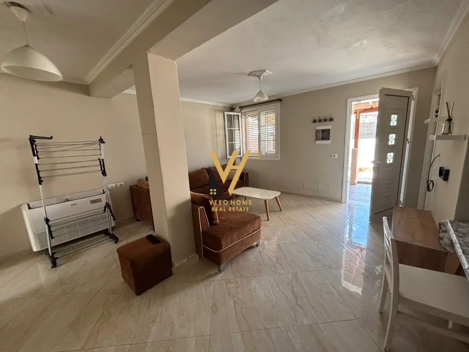 Tirane, jepet me qera shtepi 1 Katshe Kati 0, 100 m² 570 € (SAUK I VJETER)