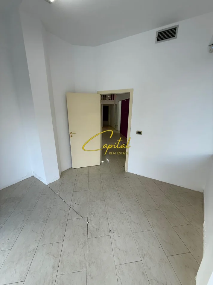 Tirane, shitet ambjent biznesi Kati 1, 147 m² 530.000 € (RRUGA E ELBASANIT)