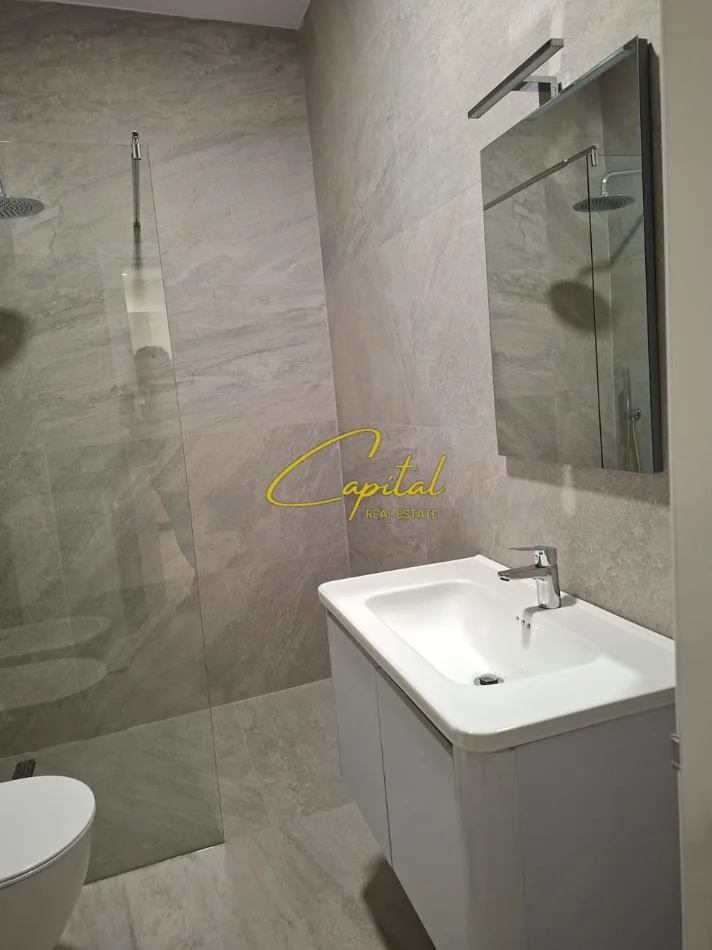 Tirane, jepet me qera apartament 1+1 Kati 3, 60 m² 900 € (MINE PEZA)