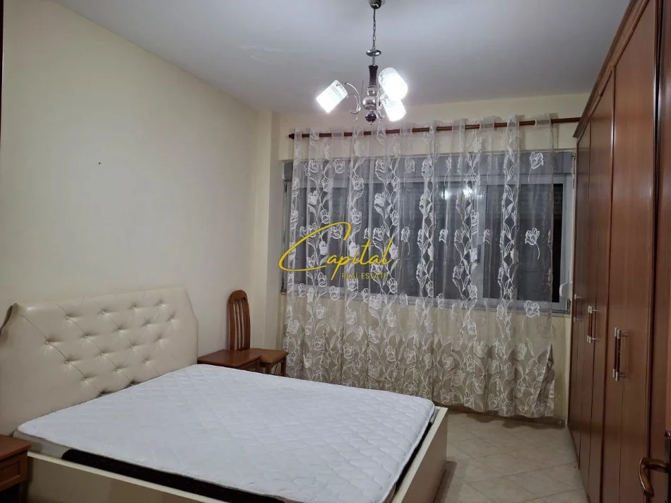 Tirane, jepet me qera apartament 1+1 Kati 6, 70 m² 450 € (KOMPLEKSI HALILI)