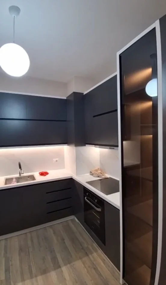 Tirane, jepet me qera apartament 1+1 Kati 2, 68 m² 450 € (Yzberisht)