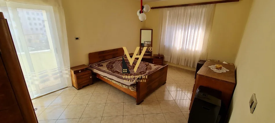 Tirane, jepet me qera apartament 2+1+Ballkon Kati 4, 87 m² 520 € (PAZARI I RI)