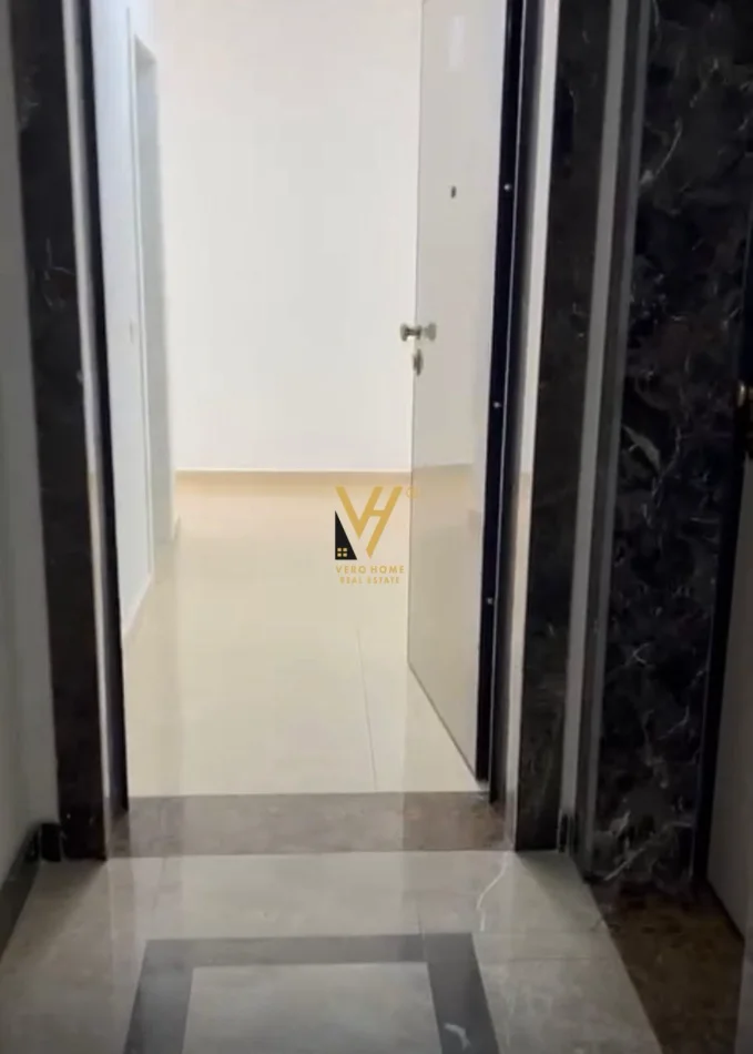 Tirane, jepet me qera zyre Kati 2, 65 m² 670 € (ISH SHESHI SHQIPONJA)