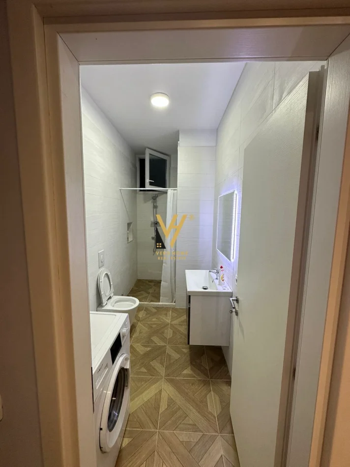 Tirane, jepet me qera apartament 2+1+Ballkon Kati 7, 95 m² 620 € (5 MAJI)