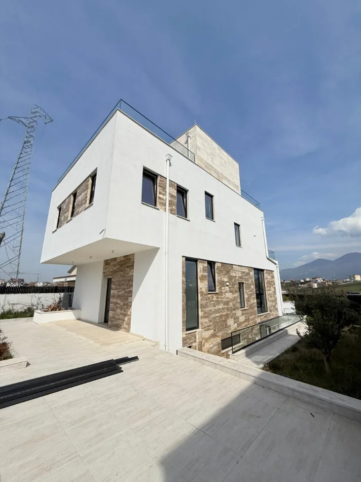 Tirane, shitet Vile 3 Katshe Kati 0, 330 m² 980.000 € (TEG)