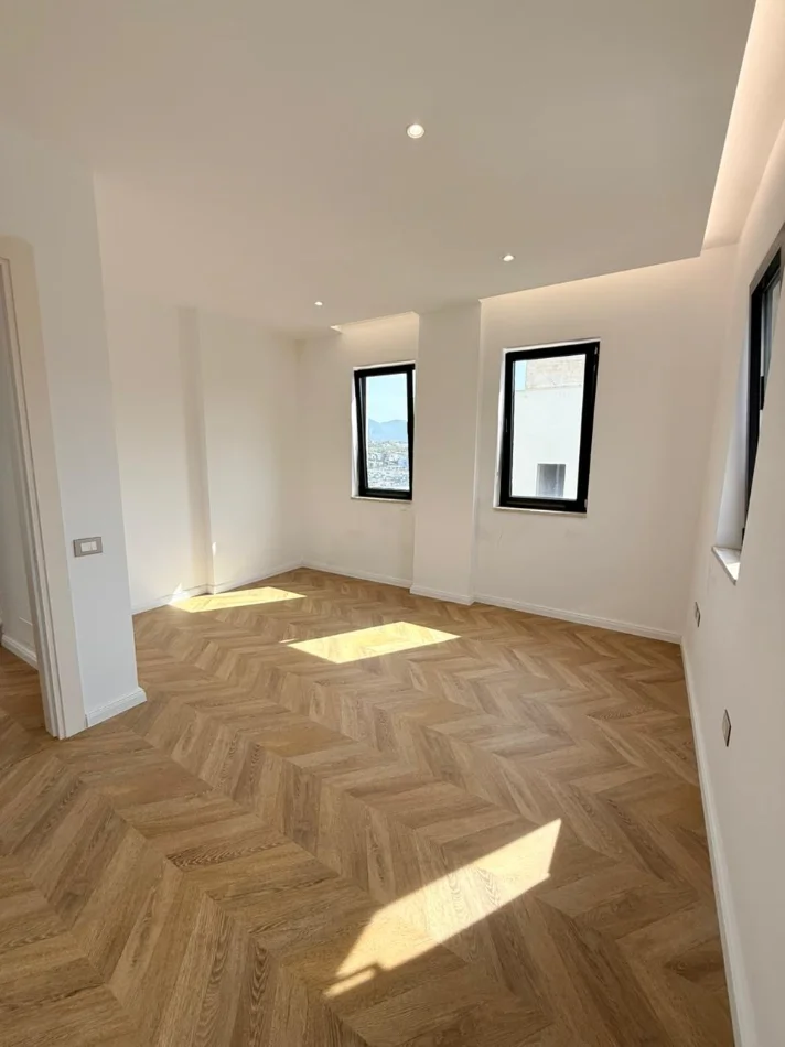 Tirane, shitet Vile 3 Katshe Kati 0, 330 m² 980.000 € (TEG)