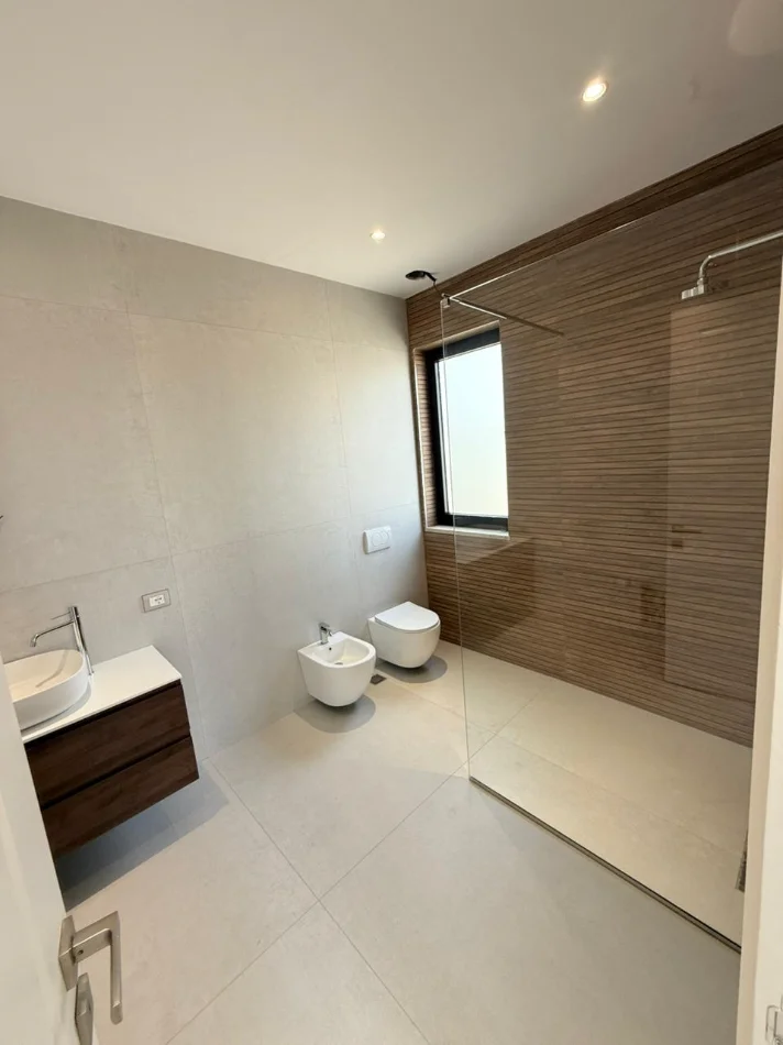 Tirane, shitet Vile 3 Katshe Kati 0, 330 m² 980.000 € (TEG)