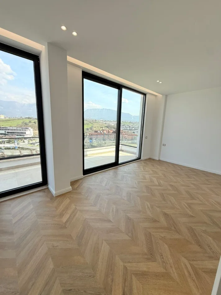 Tirane, shitet Vile 4 Katshe , 650 m² 980.000 € (Teg)