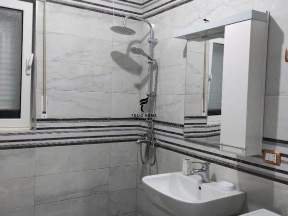 Tirane, jepet me qera apartament 2+1 Kati 1, 99 m² 600 € (KOPSHTI BOTANIK)