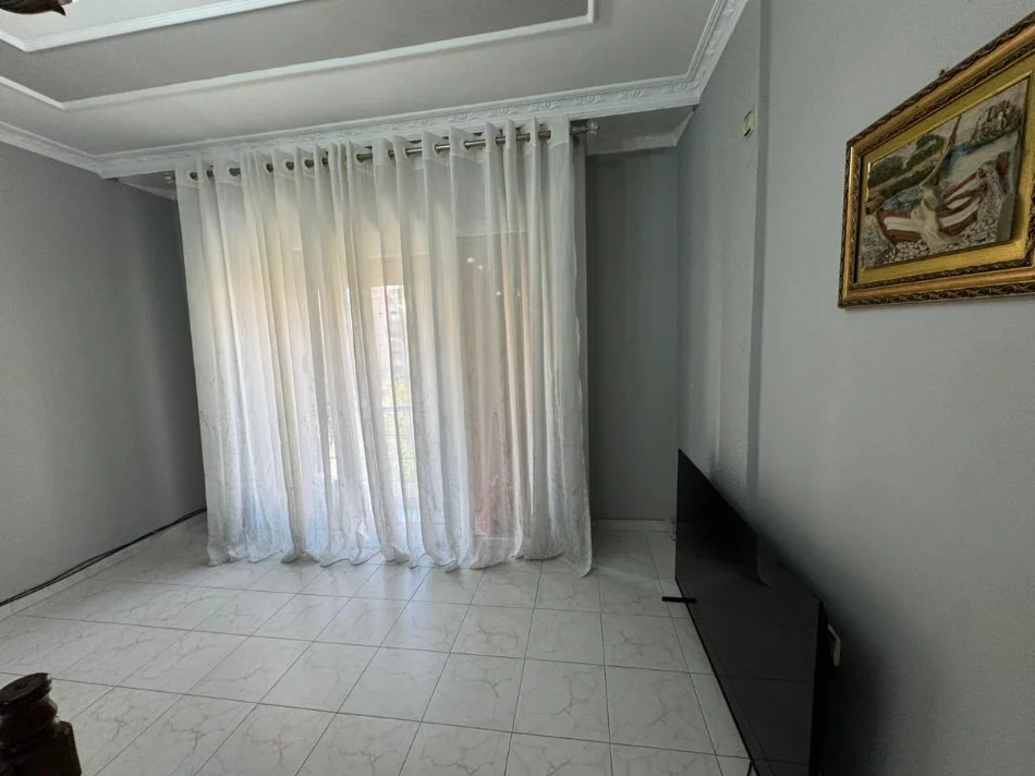 Tirane, shitet apartament 2+1 Kati 2, 105 m² 190.000 € (Laprake)