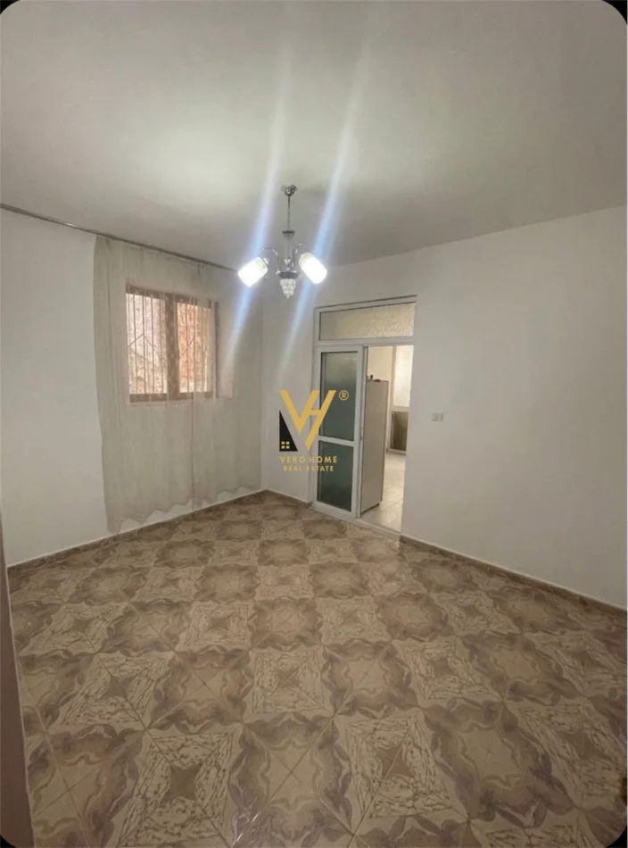 Tirane, shitet apartament 3+1+Ballkon Kati 0, 103 m² 200.000 € (RRUGA E DURRESIT)