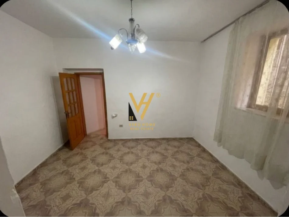 Tirane, shitet apartament 3+1+Ballkon Kati 0, 103 m² 200.000 € (RRUGA E DURRESIT)