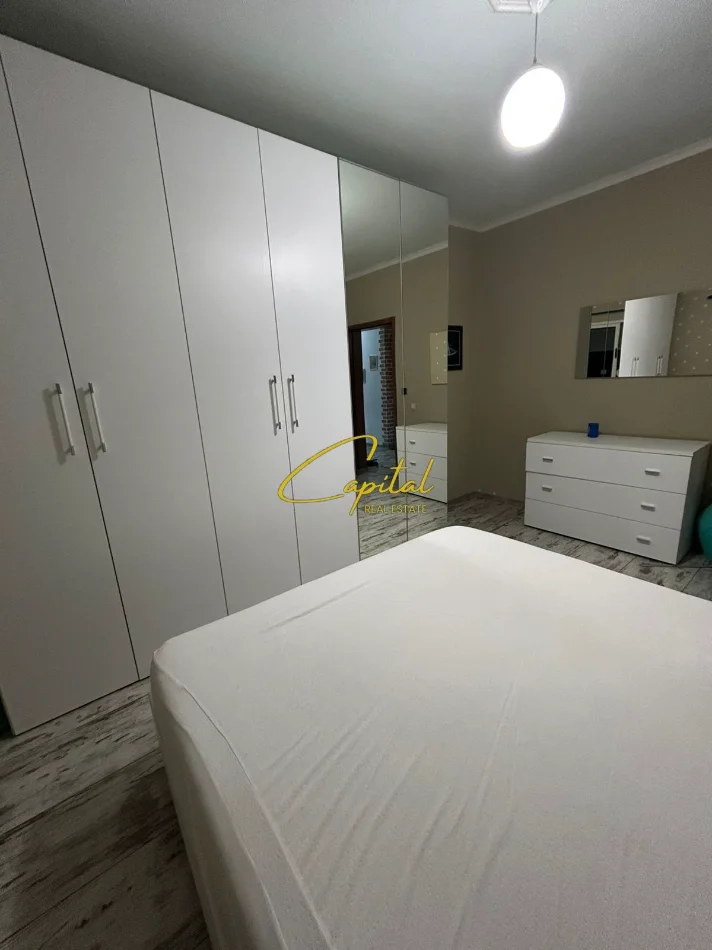 Tirane, jepet me qera apartament 2+1 Kati 8, 100 m² 650 € (KOMUNA E PARISIT)