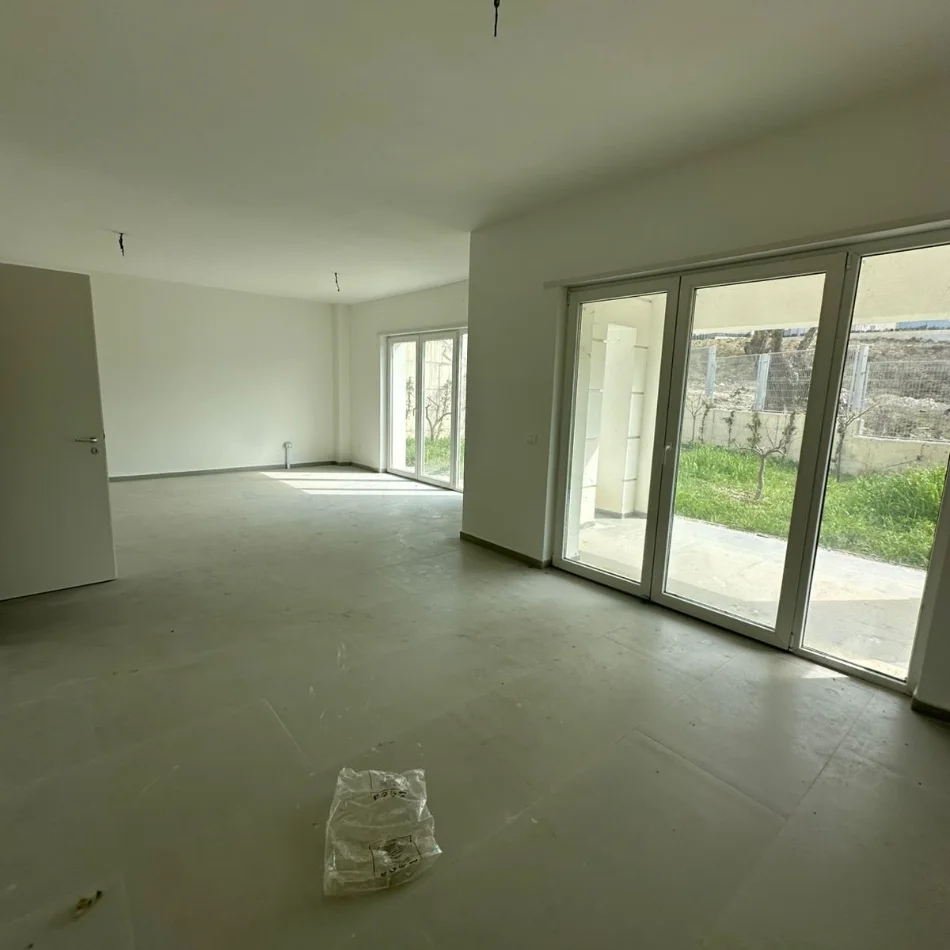 Tirane, shitet Vile 3 Katshe , 352 m² 1.050.000 € (TEG)