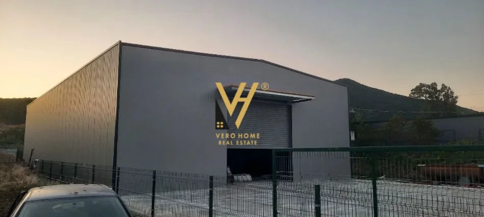 Tirane, jepet me qera magazine Kati 0, 650 m² 2.000 € (RRUGA E ARBRIT)