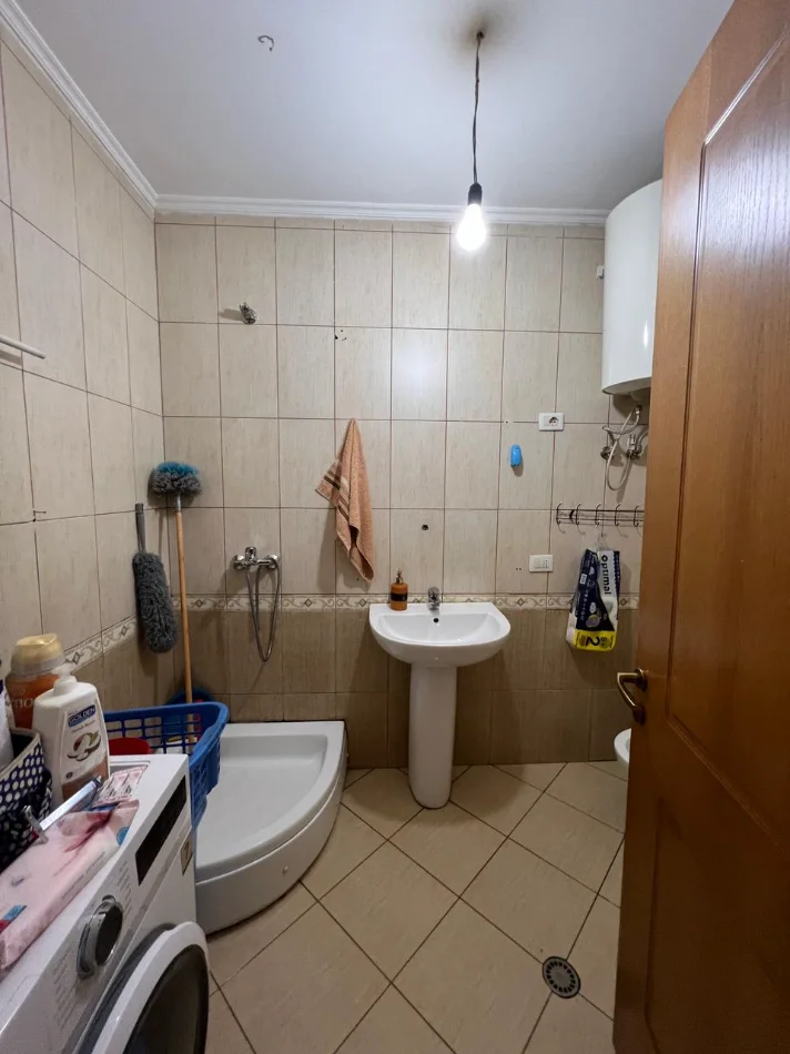 Tirane, shitet apartament 2+1+Ballkon Kati 1, 89 m² 170.000 € (Aleksandri i Madh)