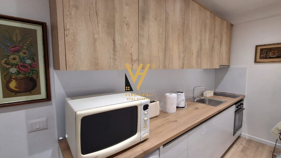 Tirane, jepet me qera apartament 1+1+Ballkon Kati 0, 55 m² 720 € (QENDER)