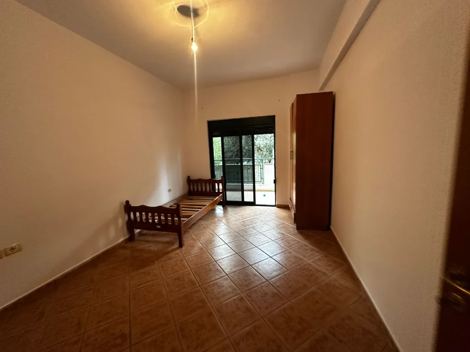 🏡 Apartament 2+1+2 për Shitje – Pranë Universitetit të Shkencave / Shkollës Mjekësore, Vlorë