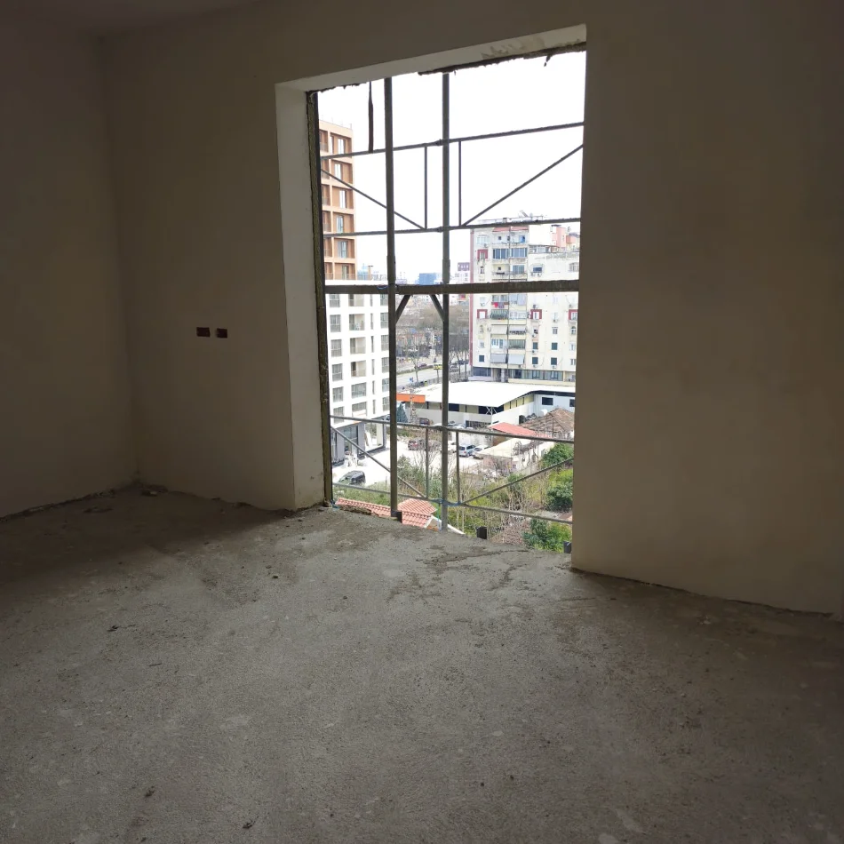 Tirane, shitet apartament 2+1 Kati 6, 116 m² 197.200 € (Laprake)