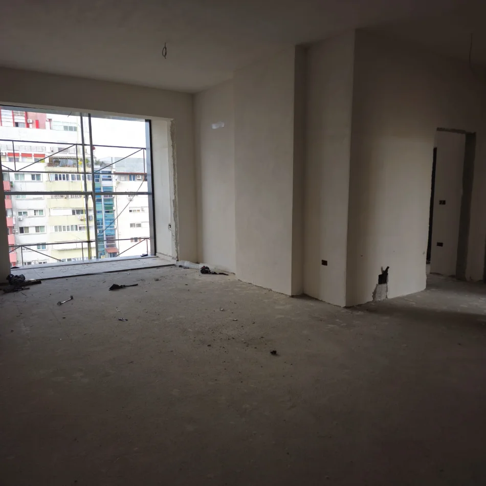 Tirane, shitet apartament 2+1 Kati 6, 116 m² 197.200 € (Laprake)