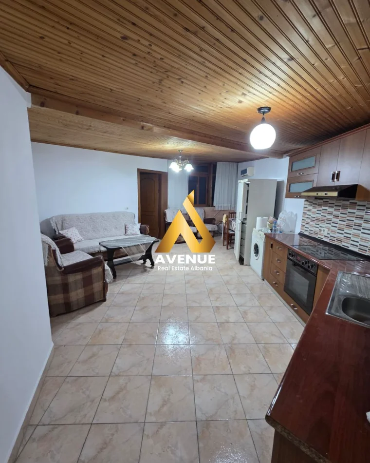 Tirane, jepet me qera apartament 1+1 , 60 m² 410 € (rruga muzaket)