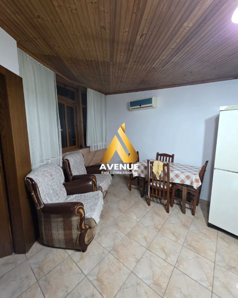 Tirane, jepet me qera apartament 1+1 , 60 m² 410 € (rruga muzaket)