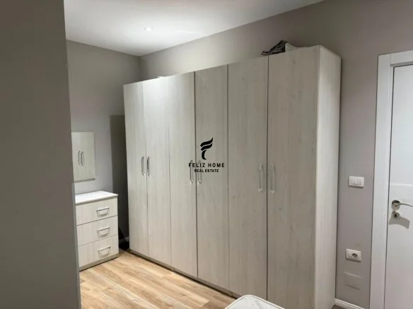 Tirane, jepet me qera apartament 1+1+Ballkon Kati 9, 70 m² 450 € (ASTIR)