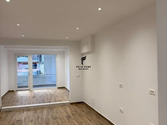 Tirane, jepet me qera zyre Kati 3, 60 m² 800 € (BULEVARDI GJERGJ FISHTA)