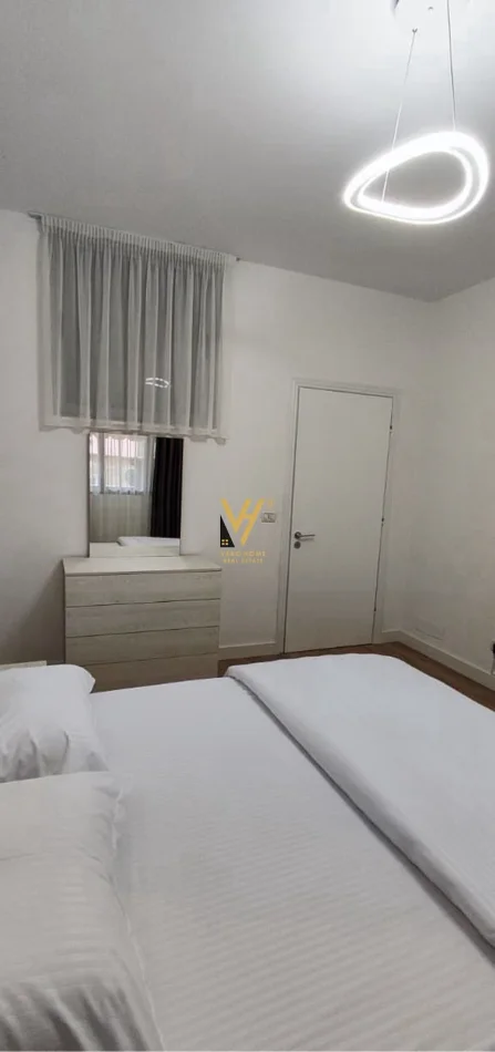 Tirane, jepet me qera apartament 1+1+Ballkon Kati 5, 85 m² 720 € (RRUGA E KAVAJES)